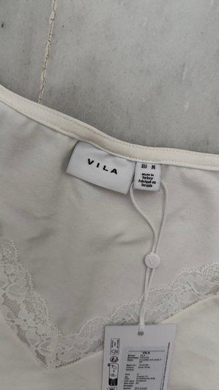 Camiseta VILA blanca con encaje