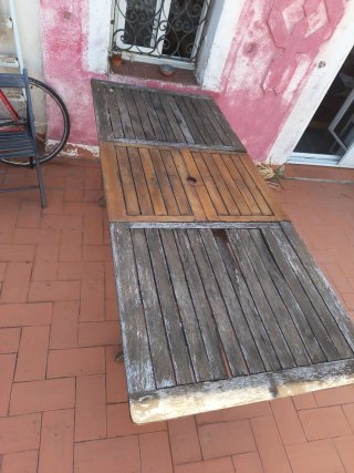Mesa de madera para terraza o jardín