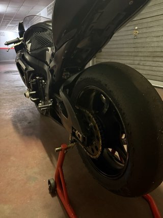 Suzuki GSXR600 K7 Circuito
