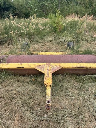 Rodillo agrícola amarillo