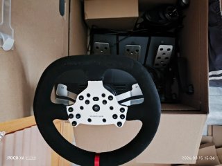Volante Mars Gaming MWH-RSX con pedales