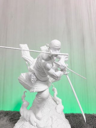 RORONOA ZORO (EN BLANCO) ONE PIECE 23 CM