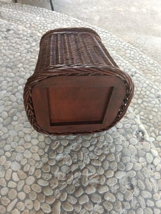 Cesto mimbre banco asiento rojo
