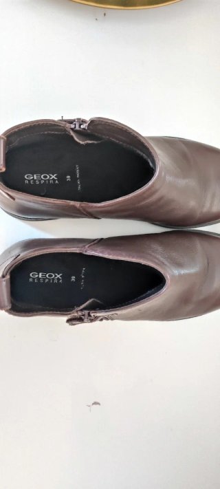 Geox. Botines de piel chocolate. Talla 39. Como n