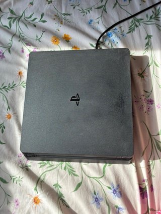 Pack PS4 Negra + 2 Juegos