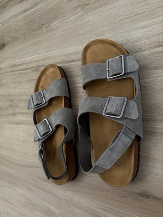 Sandalias Zara doble hebilla gris talla 38