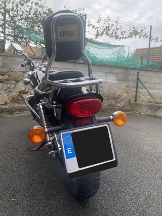 Suzuki GZ 125 Marauder Negra