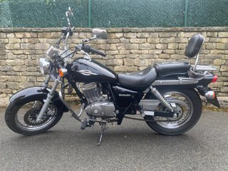 Suzuki GZ 125 Marauder Negra