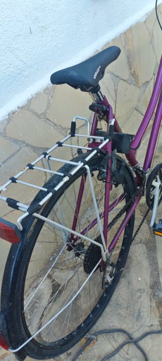 Bicicleta antigua en buen estado