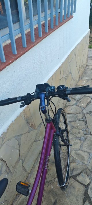 Bicicleta antigua en buen estado