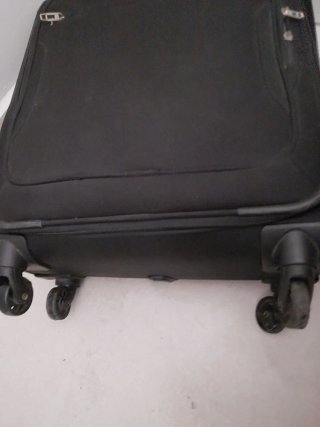 Maleta de cabina American Tourister negra 4 ruedas