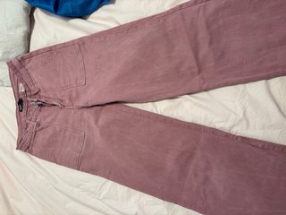 Pantalón rosa de corte ancho