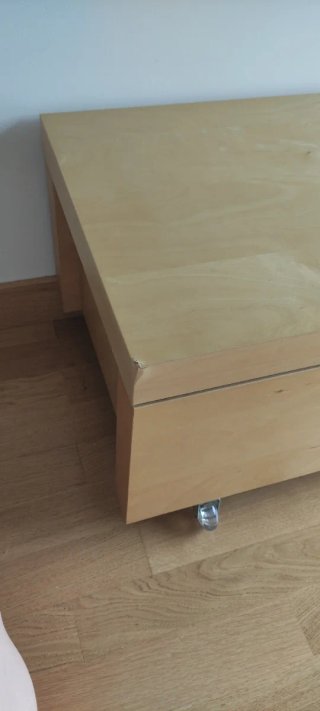 Baúl/Mesilla de madera con ruedas Ikea
