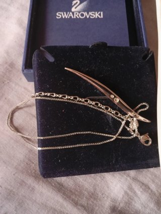 Conjunto Swarovski Pendientes y Colgante