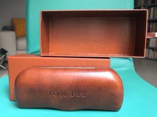 FUNDA DE GAFAS ION FIZ NUEVA CON SU ESTUCHE