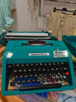 Máquina de escribir Olivetti Studio 45 de 1967
