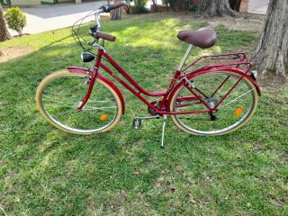 Bicicleta urbana roja vintasg