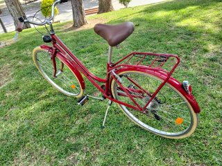 Bicicleta urbana roja vintasg