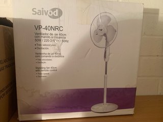 Ventilador de pie con mando