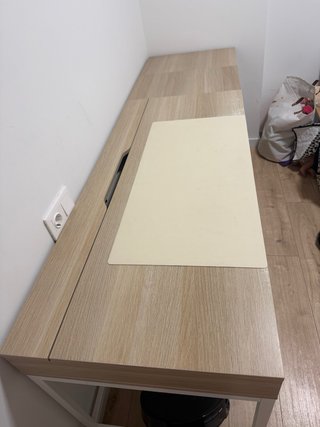 Escritorio y cajoneras con ruedas