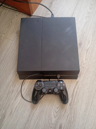 PS4 (PlayStation 4) Negra + Mando+ televisión+FIFA