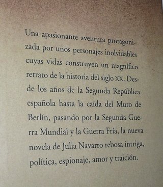 Lote de 2 libros de Julia Navarro