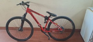 Bicicleta de Montaña Roja Racer