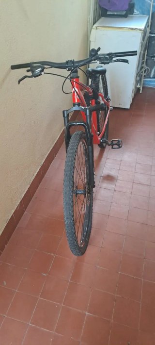 Bicicleta de Montaña Roja Racer
