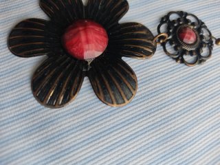 Pendientes largos flor con piedra roja
