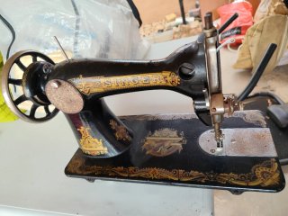 Máquina de coser Singer antigua