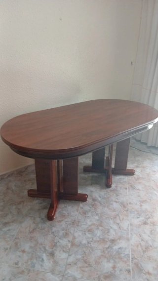 Mueble de comedor madera oscura
