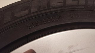 Ruedas Audi 16 con neumáticos Michelin