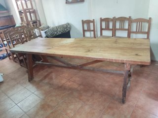 Mesa de madera maciza rústica