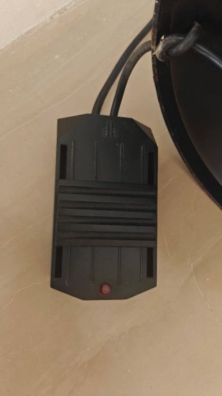 Lámpara de pie regulable hasta 300W