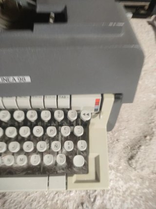 Máquina escribir Olivetti LINEA 96 con cintas