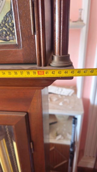 Reloj de pie clásico madera