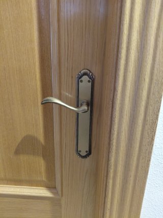 Puertas de Madera maciza acabado roble