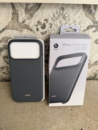 Funda Beats iPhone 17 Pro Max MagSafe
