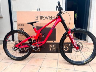 Bici GT Fury DH 2024