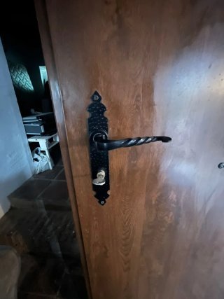 Puerta de entrada metal imitación madera rústica