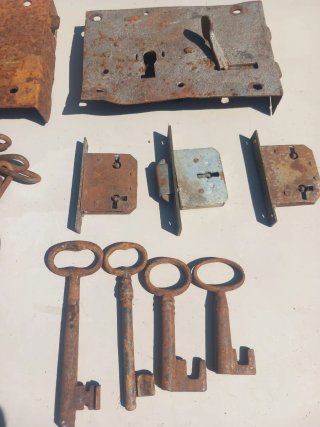 Lote de llaves cerraduras candado antiguo
