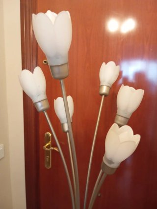 Lámpara de pie tulipas cristal