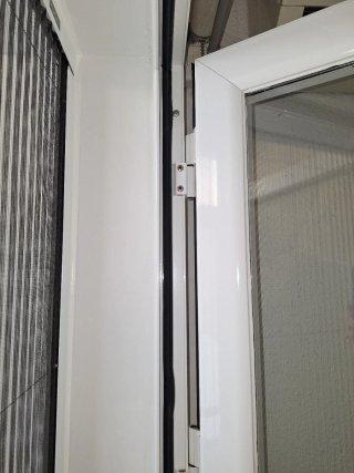Puerta PVC con mosquitera