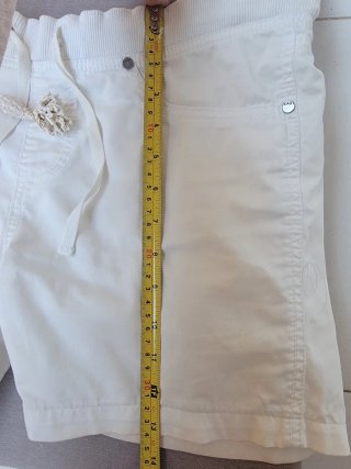 Pantalón corto crema Easy Wear talla 40