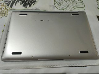 PC Portátil Color Plata con Funda Rosa