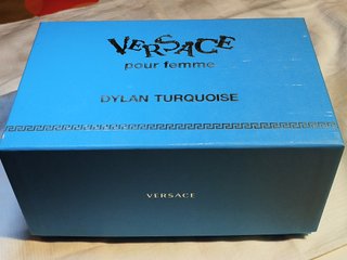 Caja original Versace Dylan Turquoise