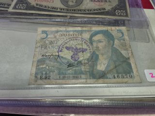 Billetes Cubanos + 1 Francia con sello nazi.