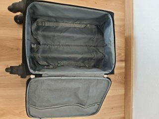 Maleta de viaje negra