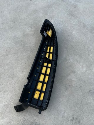 Embellecedor lateral asiento trasero VW Passat B7