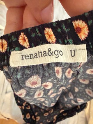 Falda corta floral negra